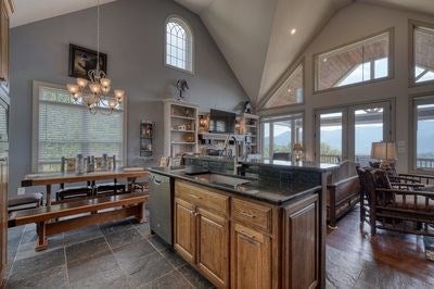 Hiawassee, Georgia, 30546, United States, 3 Bedrooms Bedrooms, ,4 BathroomsBathrooms,Residential,For Sale,1933523