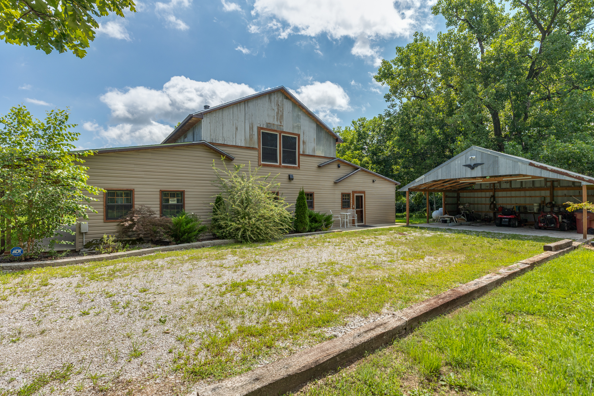 Sawyerville, Illinois, 62085, United States, 3 Bedrooms Bedrooms, ,3 BathroomsBathrooms,Residential,For Sale,1983807