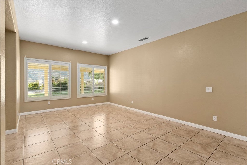 Banning, California, 92220, United States, 4 Bedrooms Bedrooms, ,3 BathroomsBathrooms,Residential,For Sale,1987366