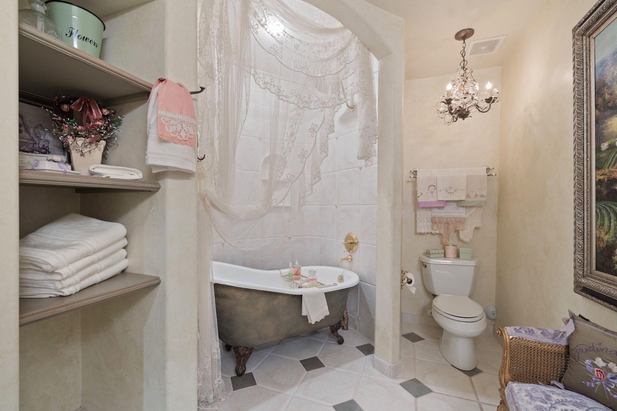 Salt Lake City, Utah, 84121, United States, 5 Bedrooms Bedrooms, ,6 BathroomsBathrooms,Residential,For Sale,1974562