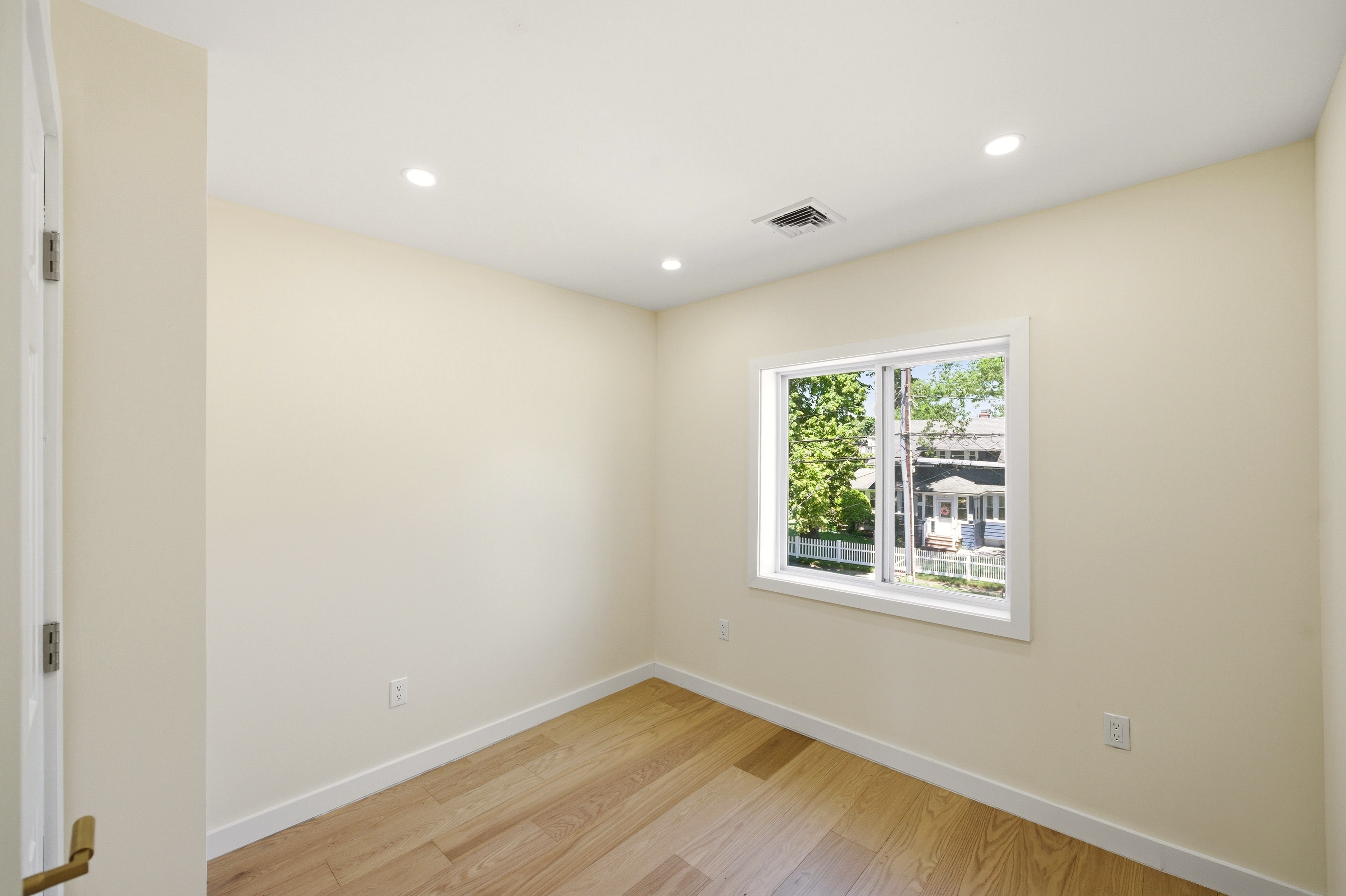  135 Whaley Street, Freeport, NY 11520 - 物件實景