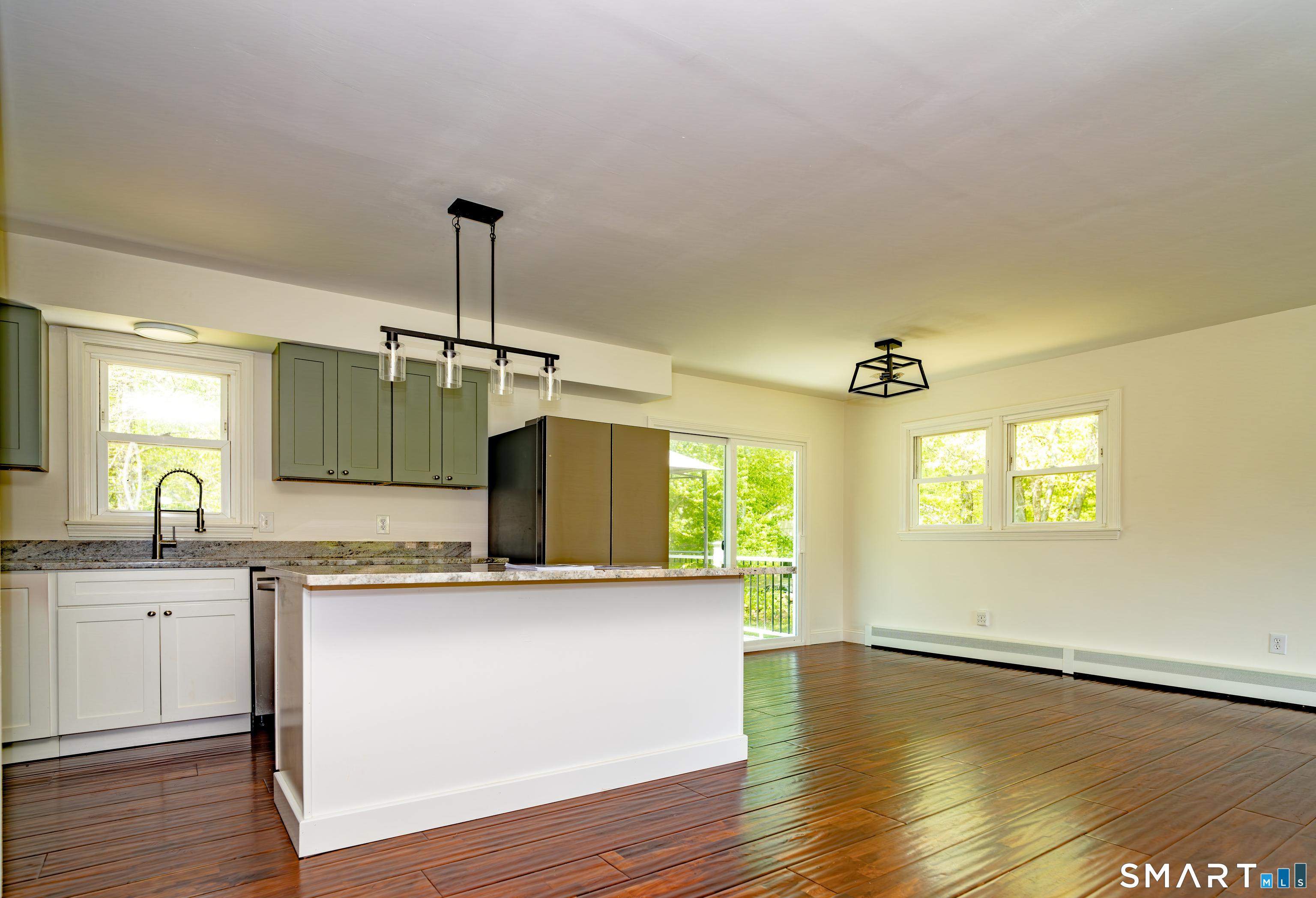 476, Connecticut, 06378, United States, 3 Bedrooms Bedrooms, ,2 BathroomsBathrooms,Residential,For Sale,2025073
