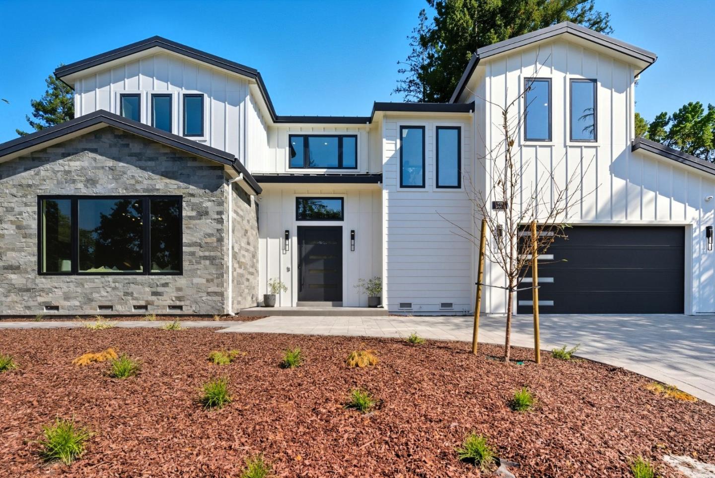 Menlo Park, California, 94025, United States, 6 Bedrooms Bedrooms, ,7 BathroomsBathrooms,Residential,For Sale,1947482