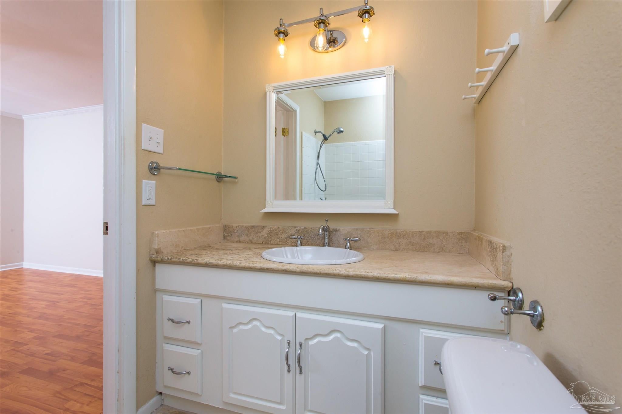 Gulf Breeze, Florida, 32561, United States, 3 Bedrooms Bedrooms, ,3 BathroomsBathrooms,Residential,For Sale,1842112