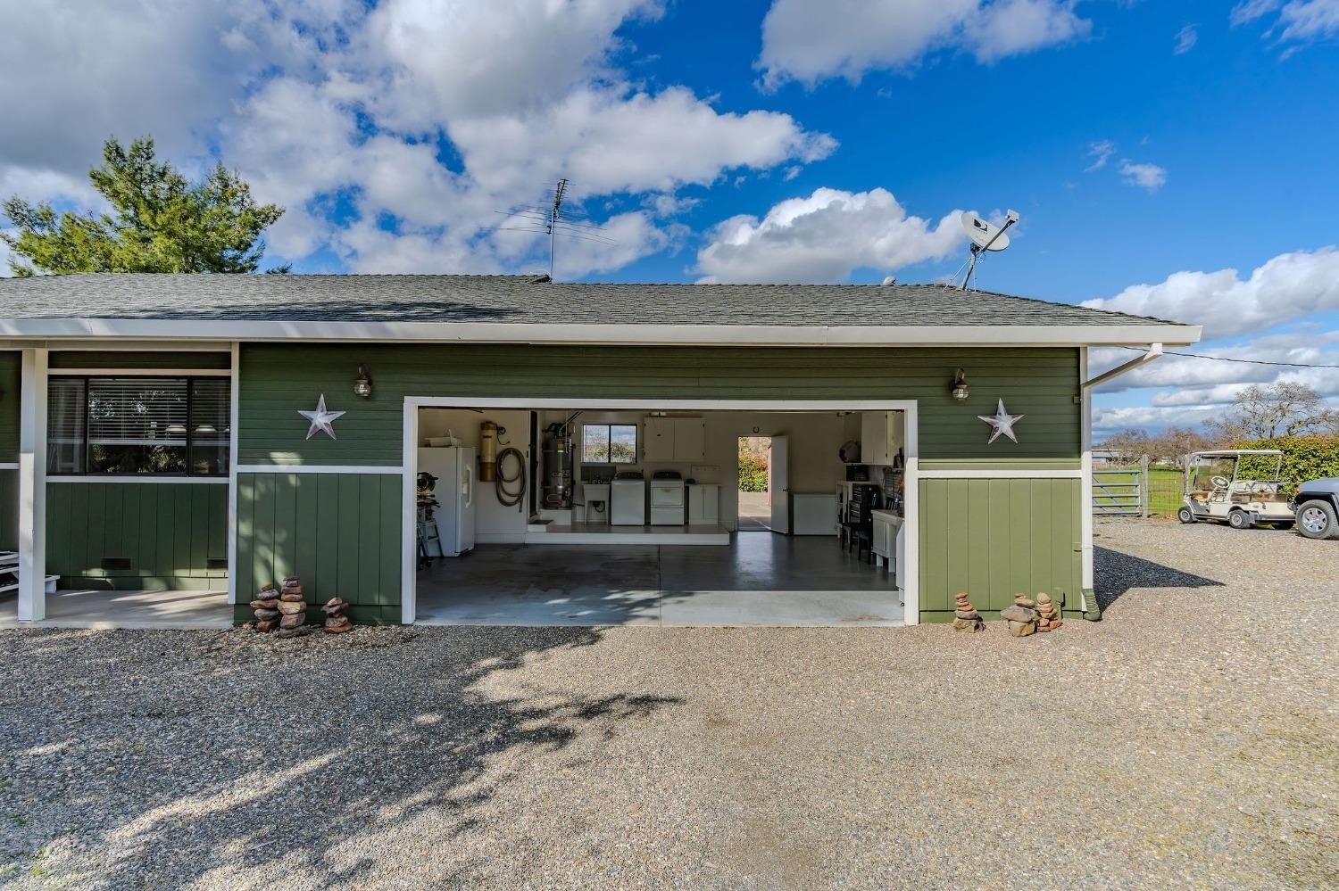 Valley Springs, California, 95252, United States, 5 Bedrooms Bedrooms, ,4 BathroomsBathrooms,Residential,For Sale,1724750