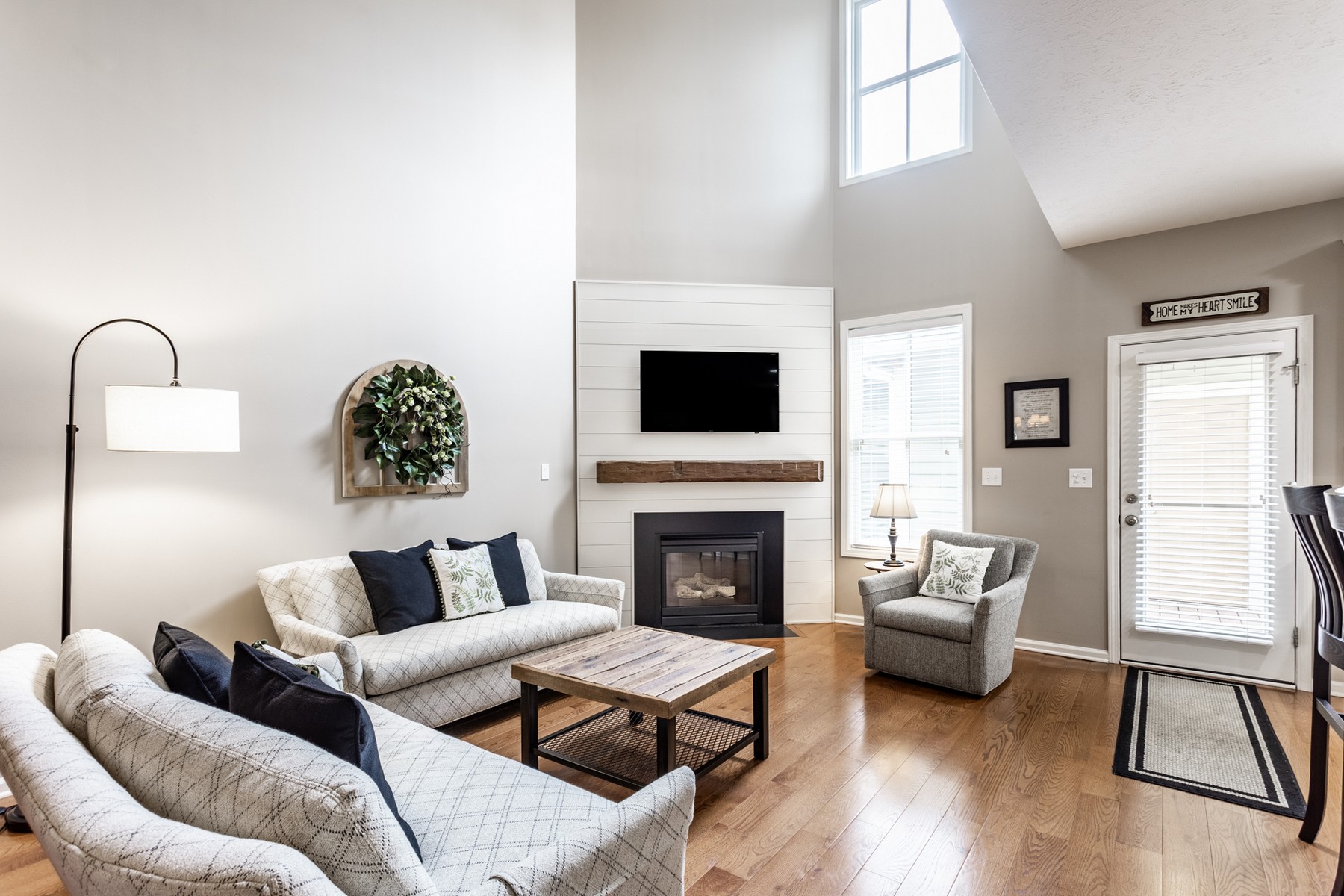  Stunning Townhome in Desirable Carmel Neighborhood - 物件實景