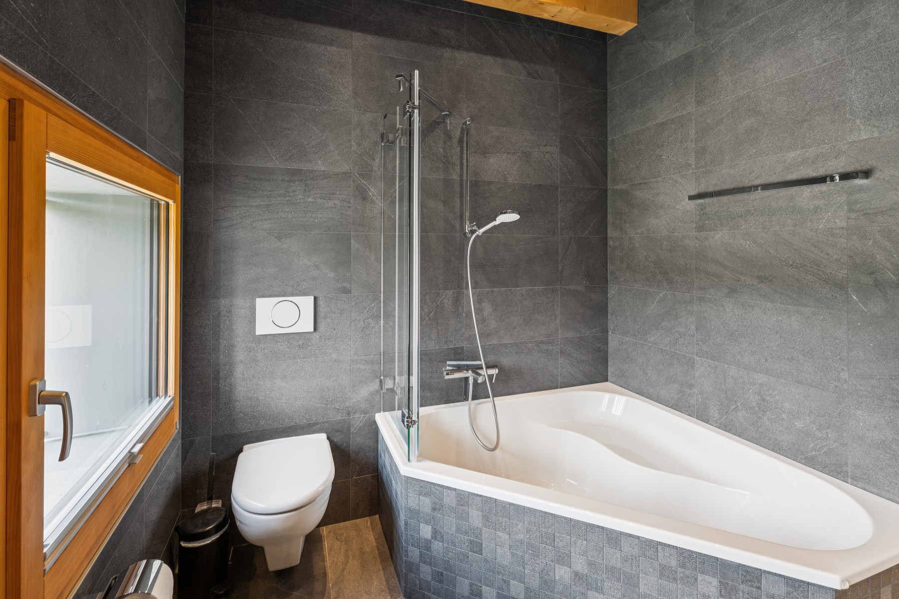  A stunning, fully renovated farmhouse consisting of 2 apartments - 物件實景