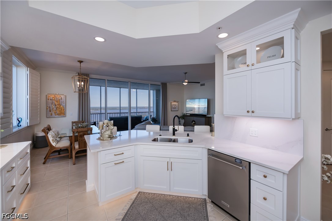 Fort Myers, Florida, 33901, United States, 3 Bedrooms Bedrooms, ,2 BathroomsBathrooms,Residential,For Sale,2037285