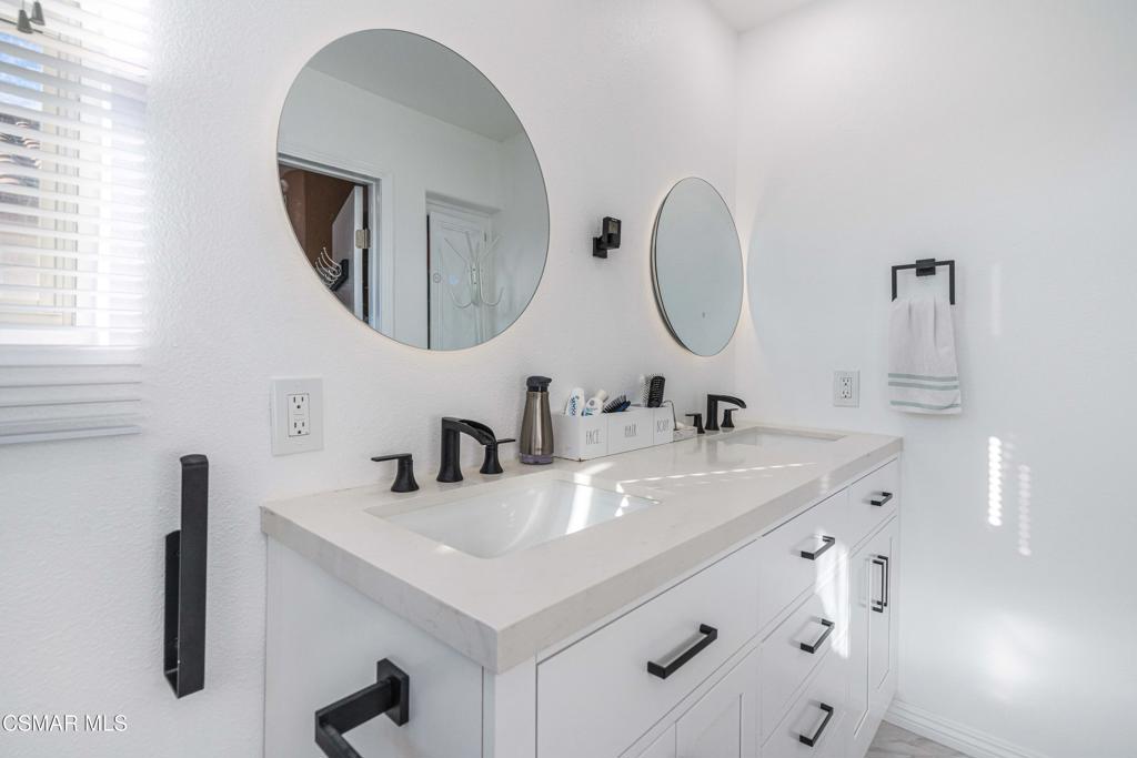 Simi Valley, California, 93065, United States, 4 Bedrooms Bedrooms, ,3 BathroomsBathrooms,Residential,For Sale,1994226