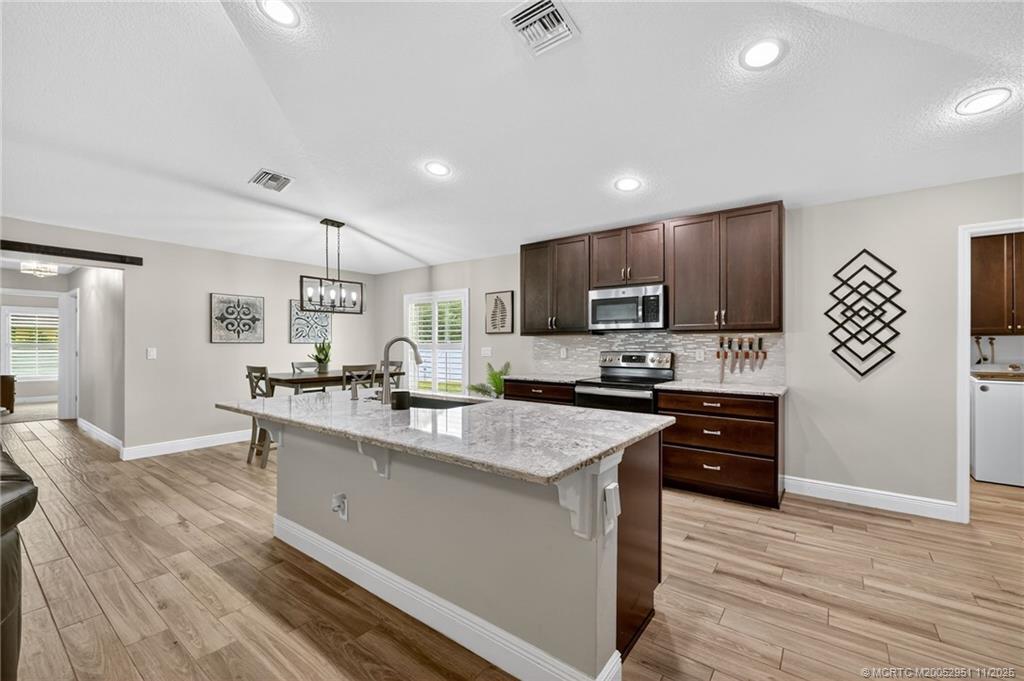 Port St Lucie, Florida, 34953, United States, 4 Bedrooms Bedrooms, ,2 BathroomsBathrooms,Residential,For Sale,1989393