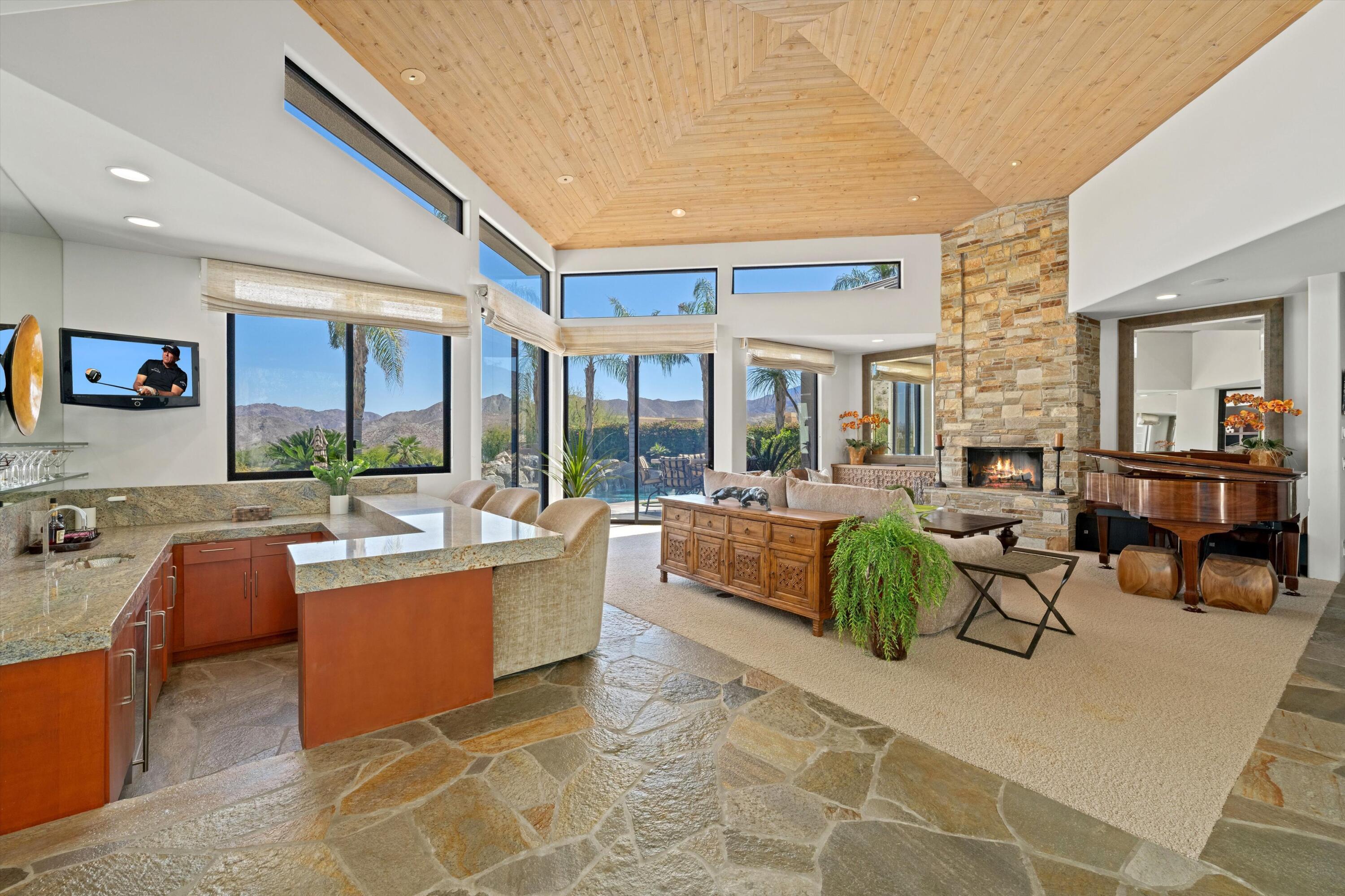 Palm Desert, California, 92260, United States, 4 Bedrooms Bedrooms, ,6 BathroomsBathrooms,Residential,For Sale,2002034