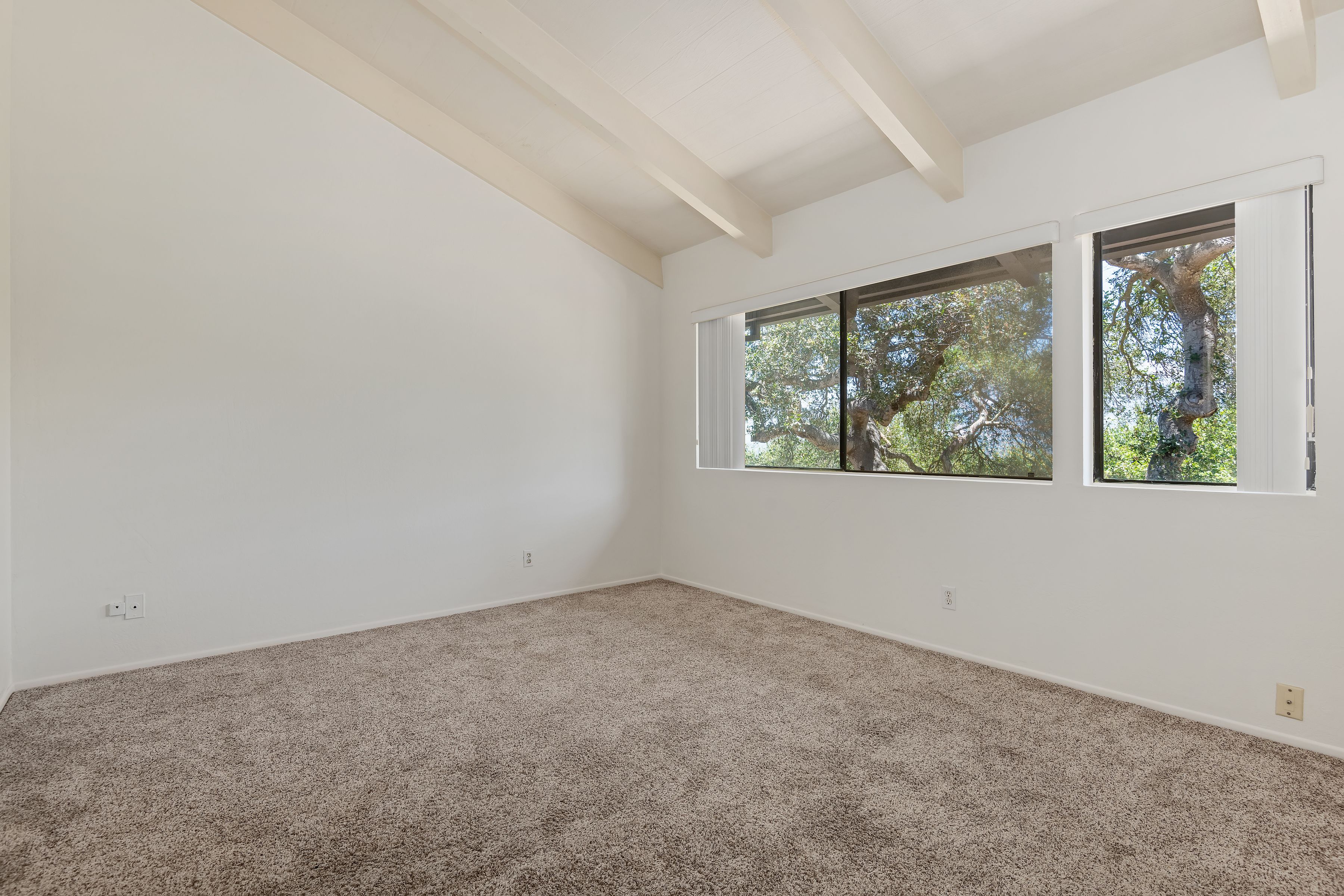  Desirable Highlands Condo - 物件實景