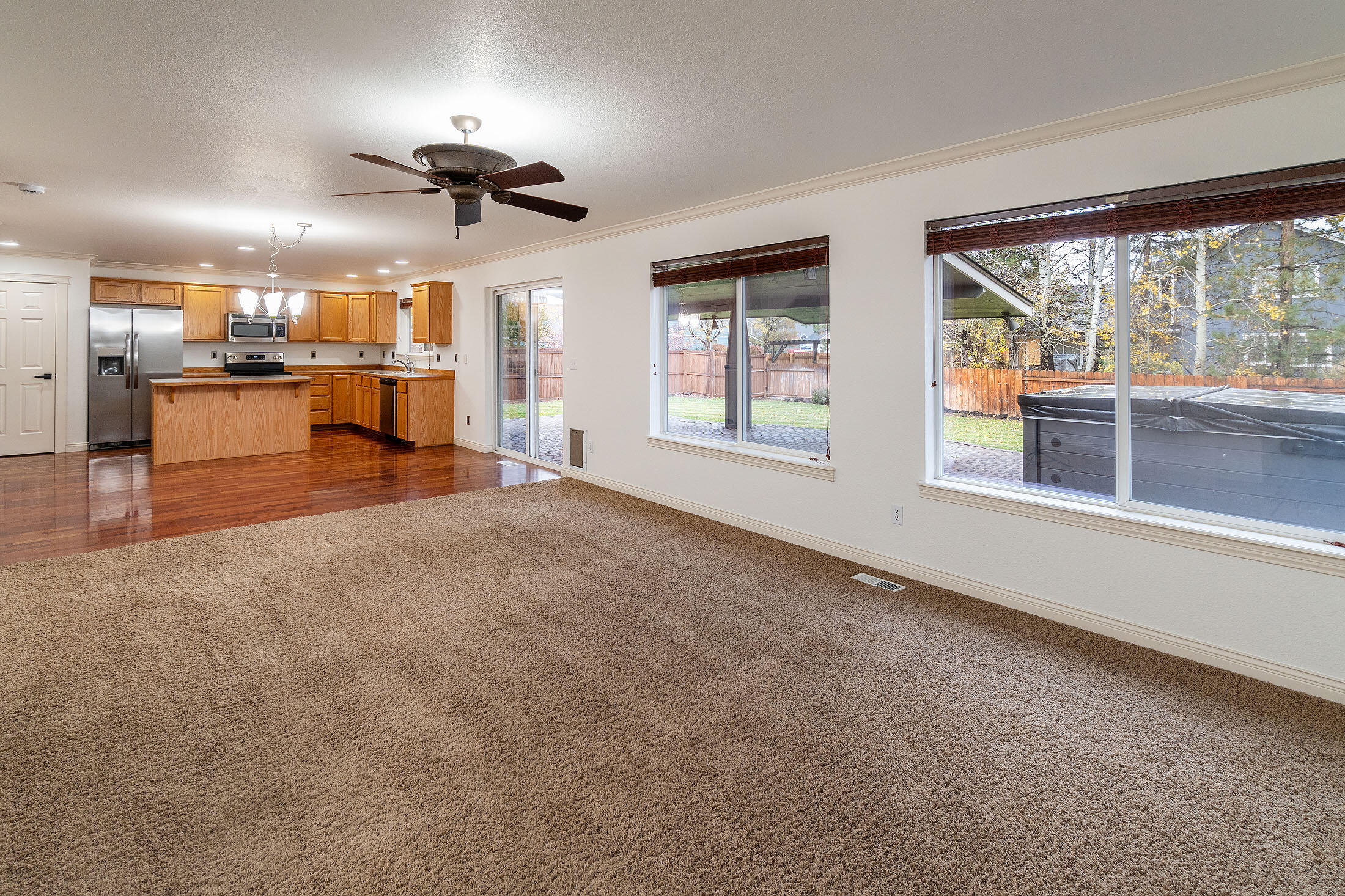 Redmond, Oregon, 97756, United States, 3 Bedrooms Bedrooms, ,3 BathroomsBathrooms,Residential,For Sale,1989039