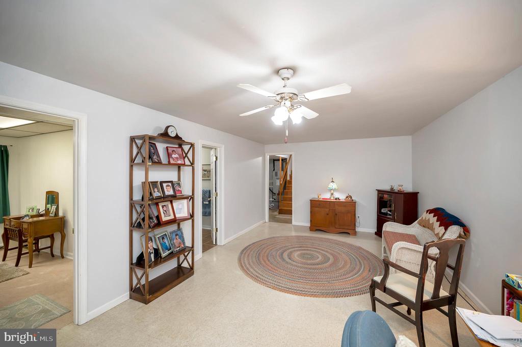 Fredericksburg, Virginia, 22406, United States, 5 Bedrooms Bedrooms, ,3 BathroomsBathrooms,Residential,For Sale,1977445