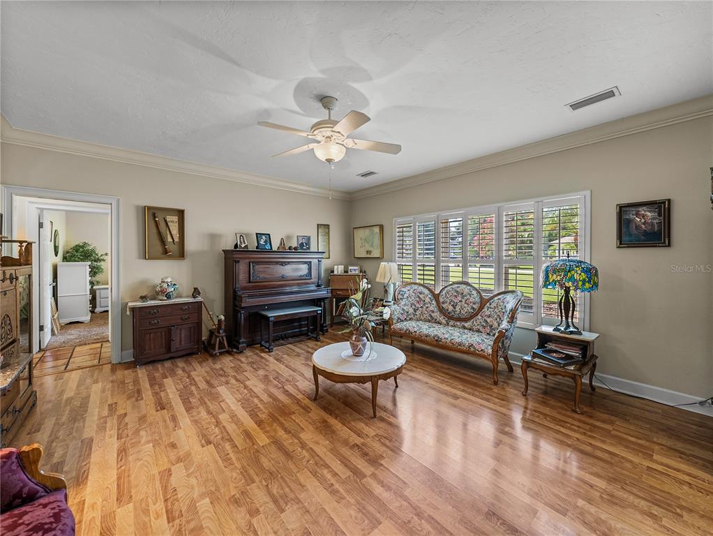 Winter Haven, Florida, 33884, United States, 3 Bedrooms Bedrooms, ,4 BathroomsBathrooms,Residential,For Sale,1895737