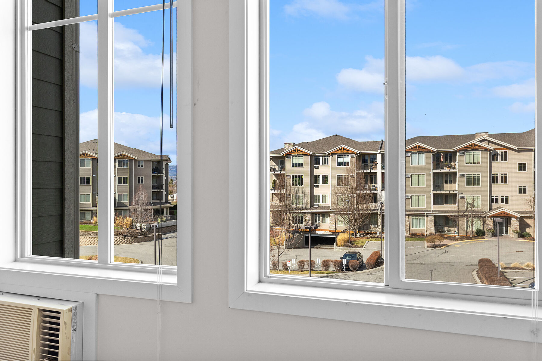  Mission Meadows Condo - 物件實景
