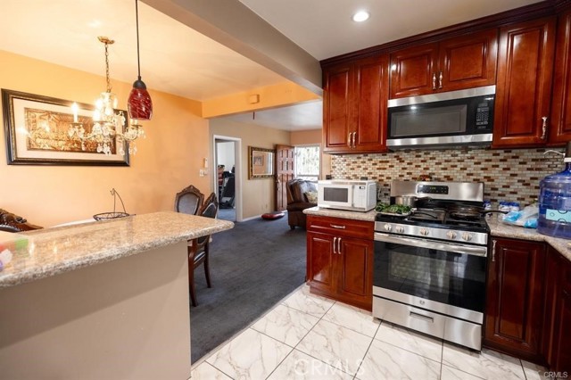 Huntington Park, California, 90255, United States, 4 Bedrooms Bedrooms, ,Residential,For Sale,1836286