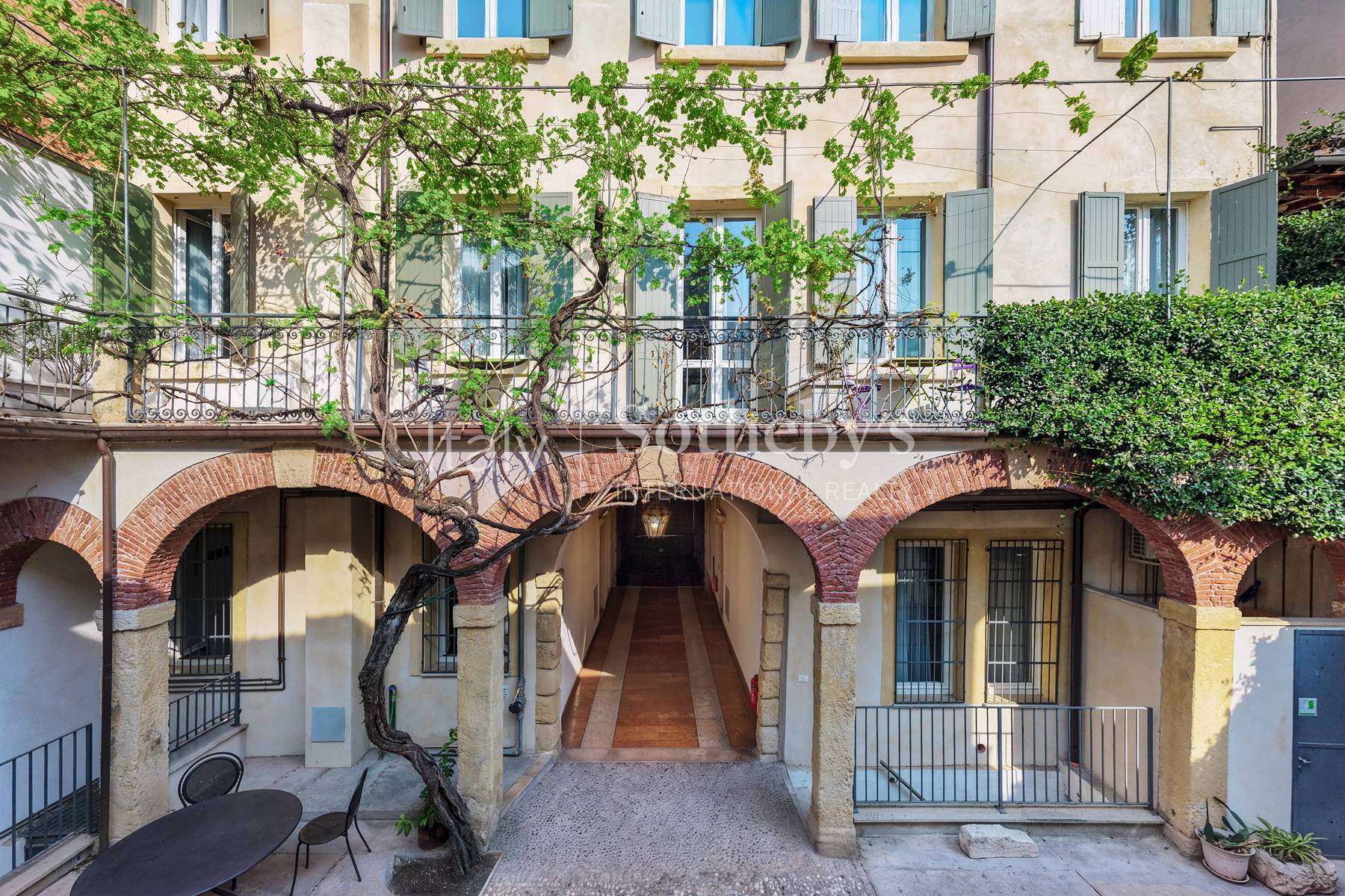  16th-Century Palazzo Just Steps from Verona’s Historic Centre - 物件實景