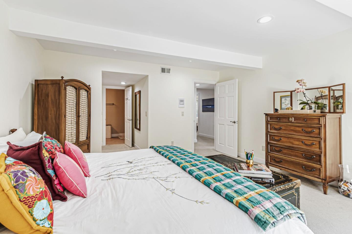 Saratoga, California, 95070, United States, 5 Bedrooms Bedrooms, ,6 BathroomsBathrooms,Residential,For Sale,1891032