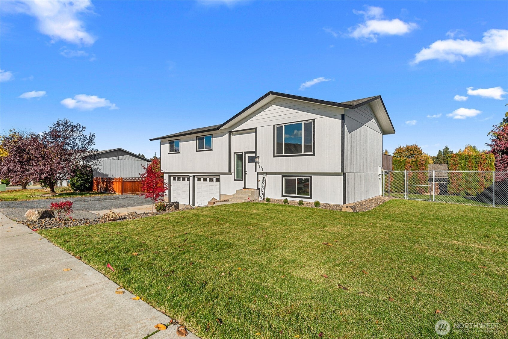 East Wenatchee, Washington, 98802, United States, 3 Bedrooms Bedrooms, ,1 BathroomBathrooms,Residential,For Sale,1984794