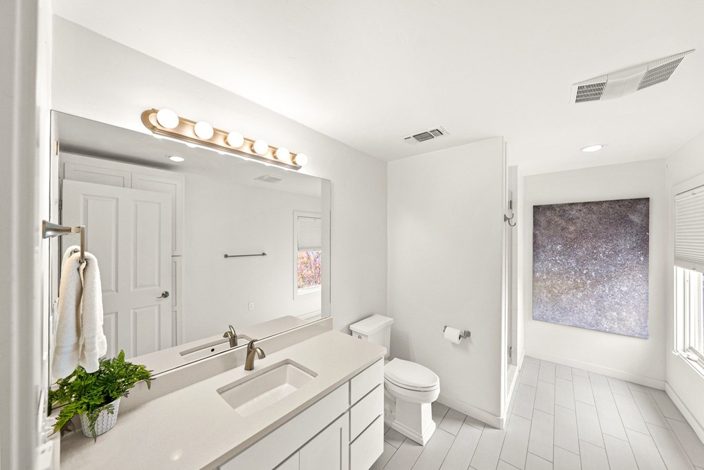 Fredericksburg, Texas, 78624, United States, 6 Bedrooms Bedrooms, ,6 BathroomsBathrooms,Residential,For Sale,2048440