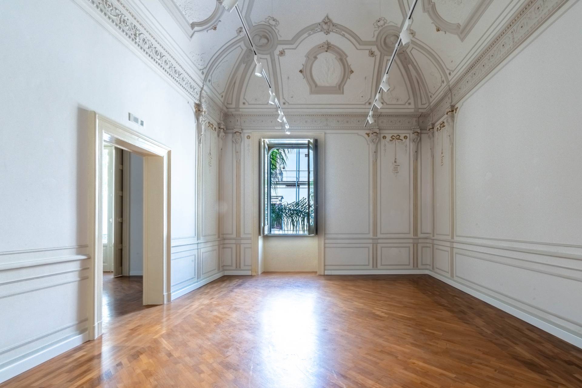 Piazza Anime / Corso Roma, Brindisi, Brindisi, 72100, IT, 8 Bedrooms Bedrooms, ,2 BathroomsBathrooms,Residential,For Sale,Piazza Anime / Corso Roma,1629554