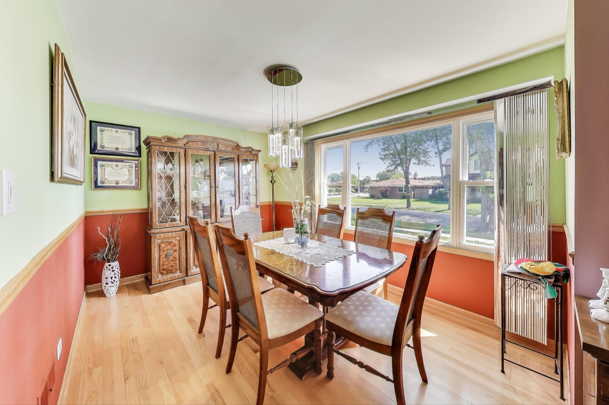 Harwood Heights, Illinois, 60706, United States, 2 Bedrooms Bedrooms, ,Residential,For Sale,1928738