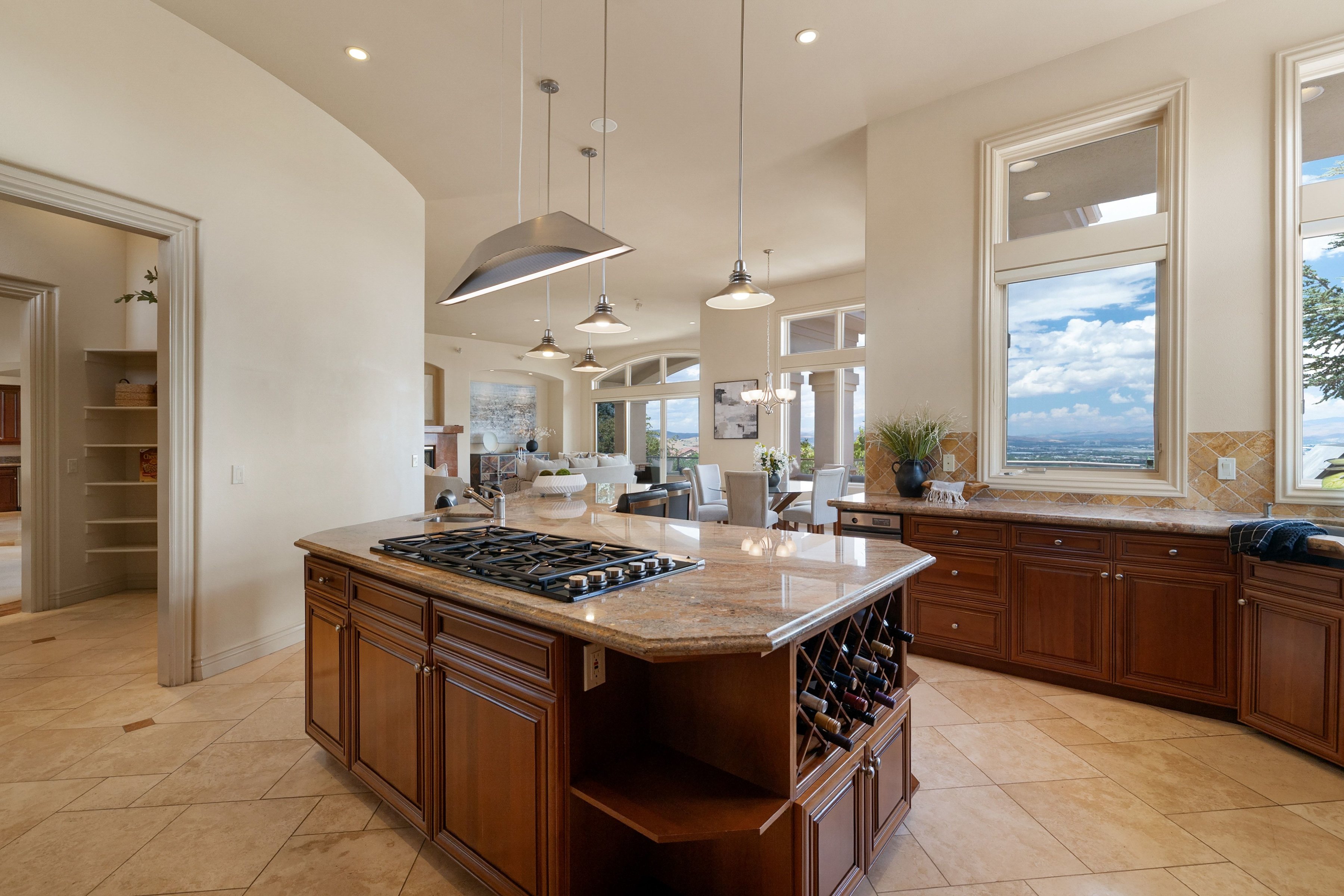  Stunning Custom Home with Breathtaking Views in Reno - 物件實景