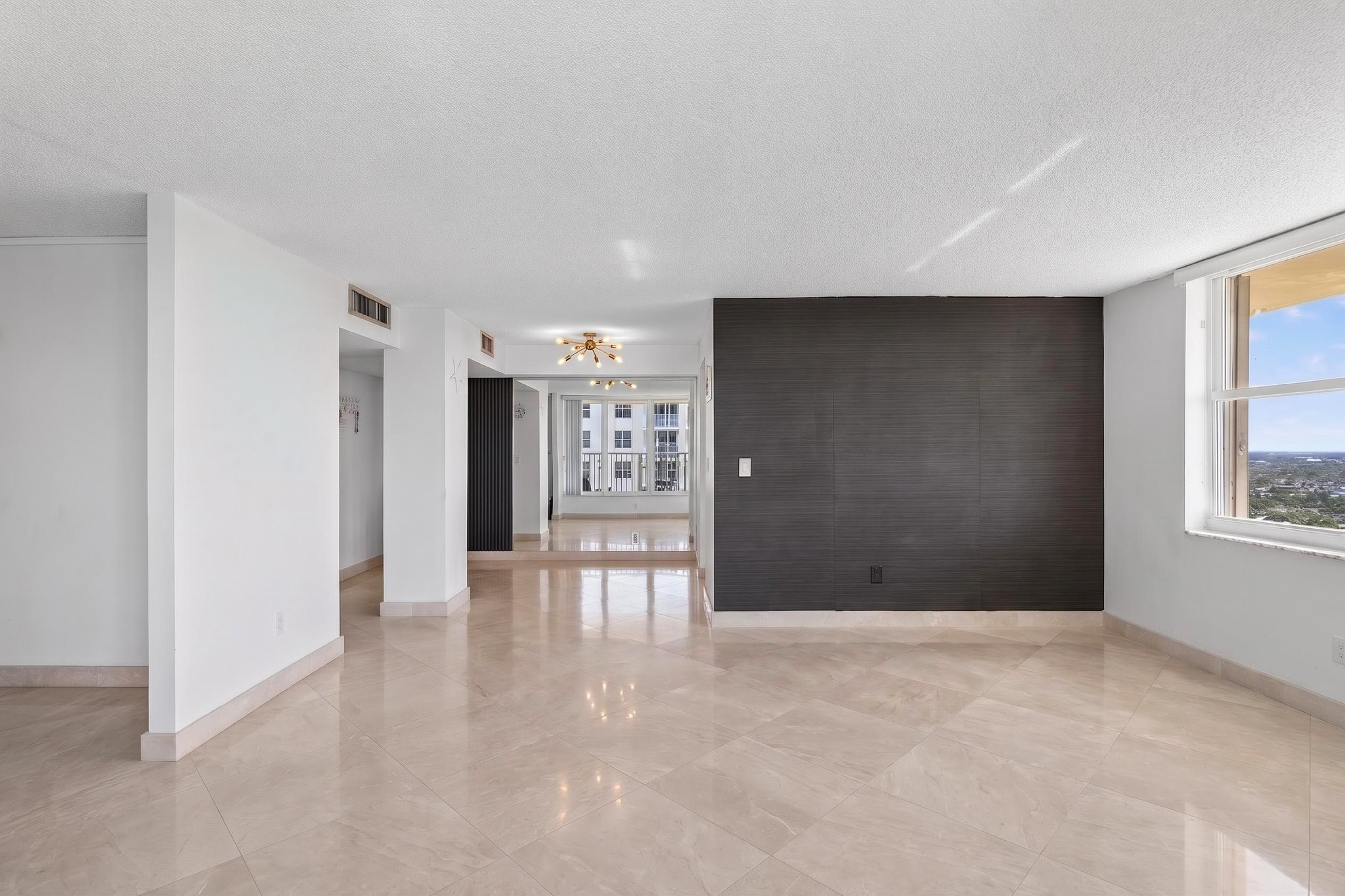  111 Briny Avenue, Pompano Beach, FL, 33062 - 物件實景