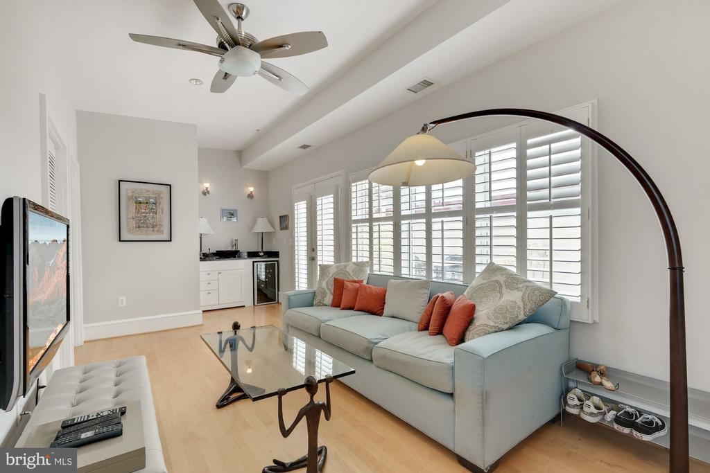 Washington, District of Columbia, 20009, United States, 3 Bedrooms Bedrooms, ,3 BathroomsBathrooms,Residential,For Sale,2027889