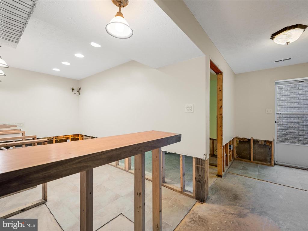 Stephens City, Virginia, 22655, United States, 4 Bedrooms Bedrooms, ,4 BathroomsBathrooms,Residential,For Sale,1905716
