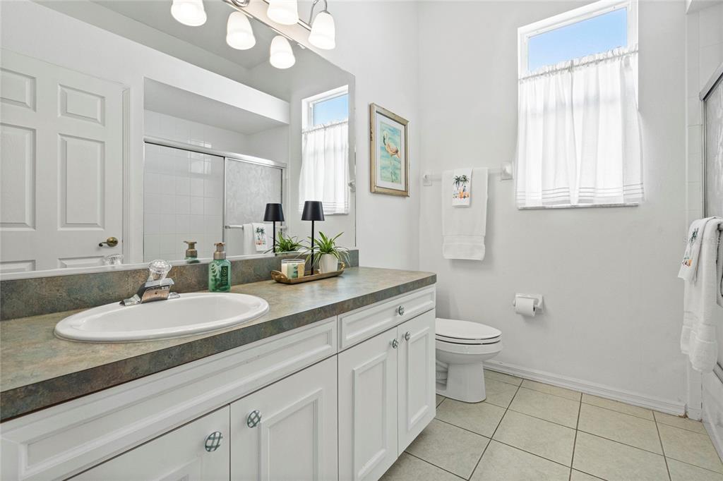 Bradenton, Florida, 34212, United States, 3 Bedrooms Bedrooms, ,3 BathroomsBathrooms,Residential,For Sale,1991817