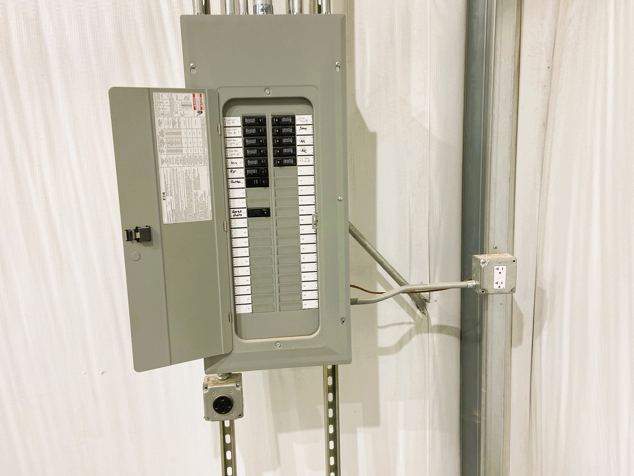 Aztec, New Mexico, 87410, United States, ,2 BathroomsBathrooms,Residential,For Sale,1980456