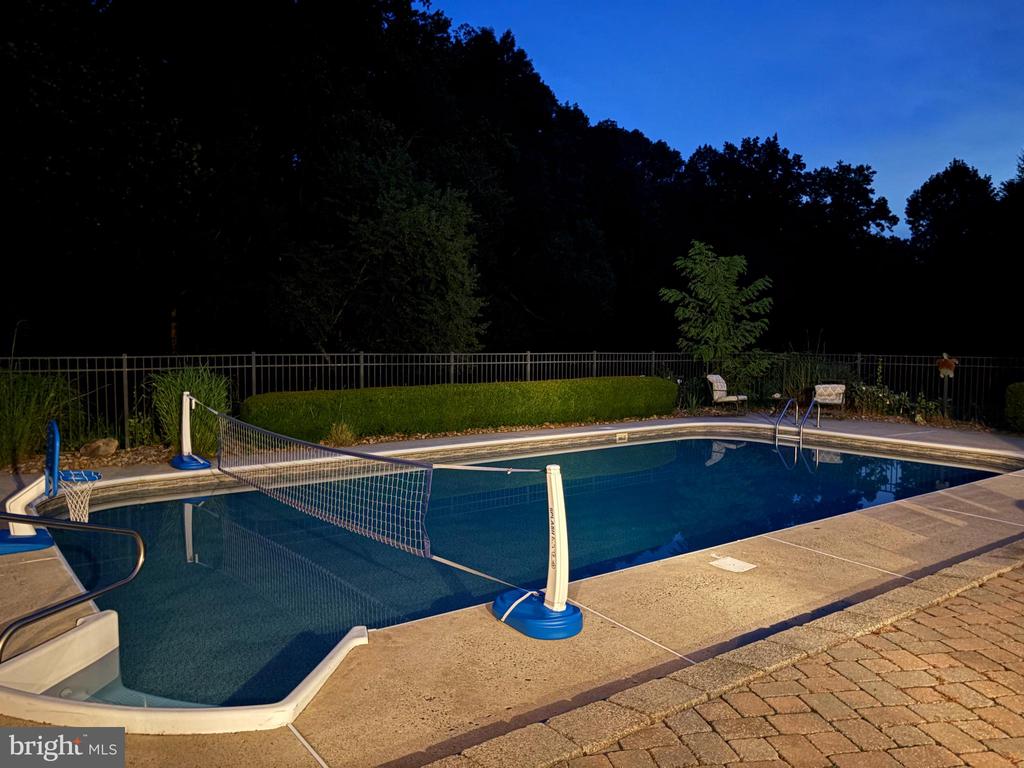 Cream Ridge, New Jersey, 08514, United States, 4 Bedrooms Bedrooms, ,3 BathroomsBathrooms,Residential,For Sale,1902972