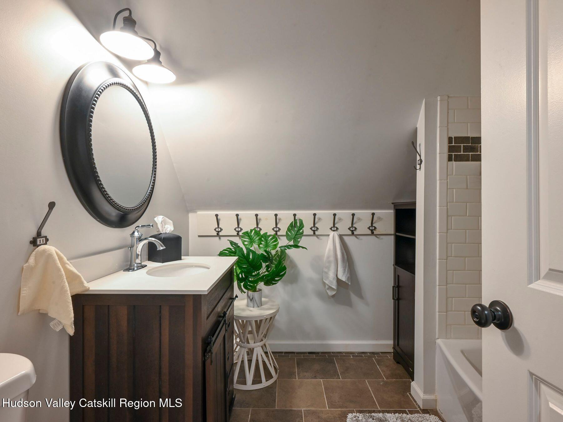 Hunter, New York, 12442, United States, 4 Bedrooms Bedrooms, ,3 BathroomsBathrooms,Residential,For Sale,1874055