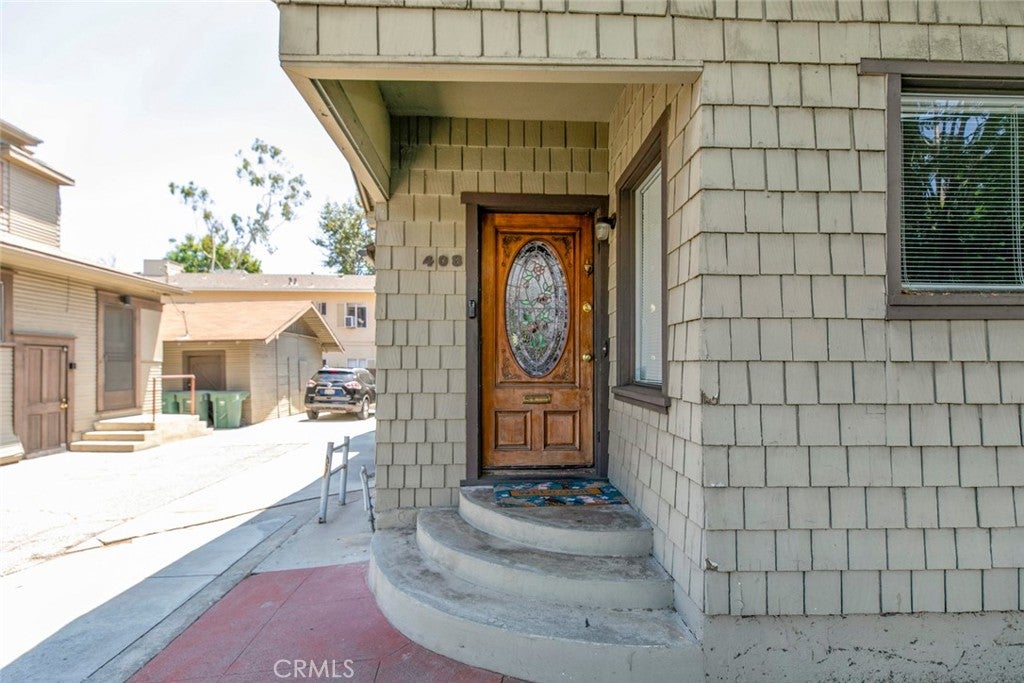 Pasadena, California, 91101, United States, 2 Bedrooms Bedrooms, ,1 BathroomBathrooms,Residential,For Sale,1996885