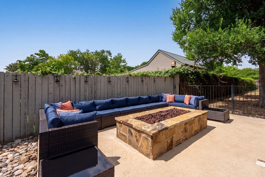 Fredericksburg, Texas, 78624, United States, 6 Bedrooms Bedrooms, ,6 BathroomsBathrooms,Residential,For Sale,2048440