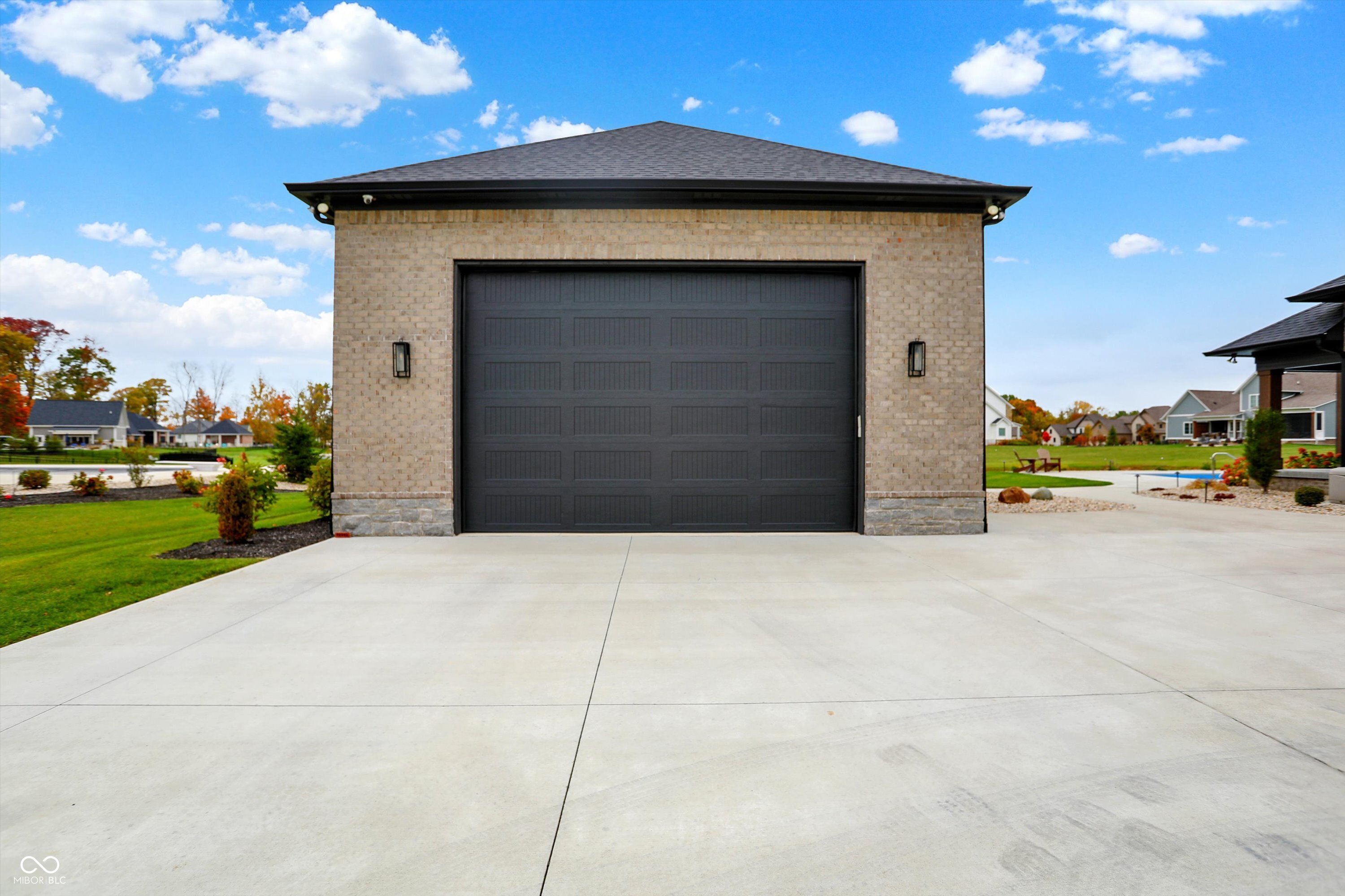 Bargersville, Indiana, 46106, United States, 5 Bedrooms Bedrooms, ,6 BathroomsBathrooms,Residential,For Sale,1983672