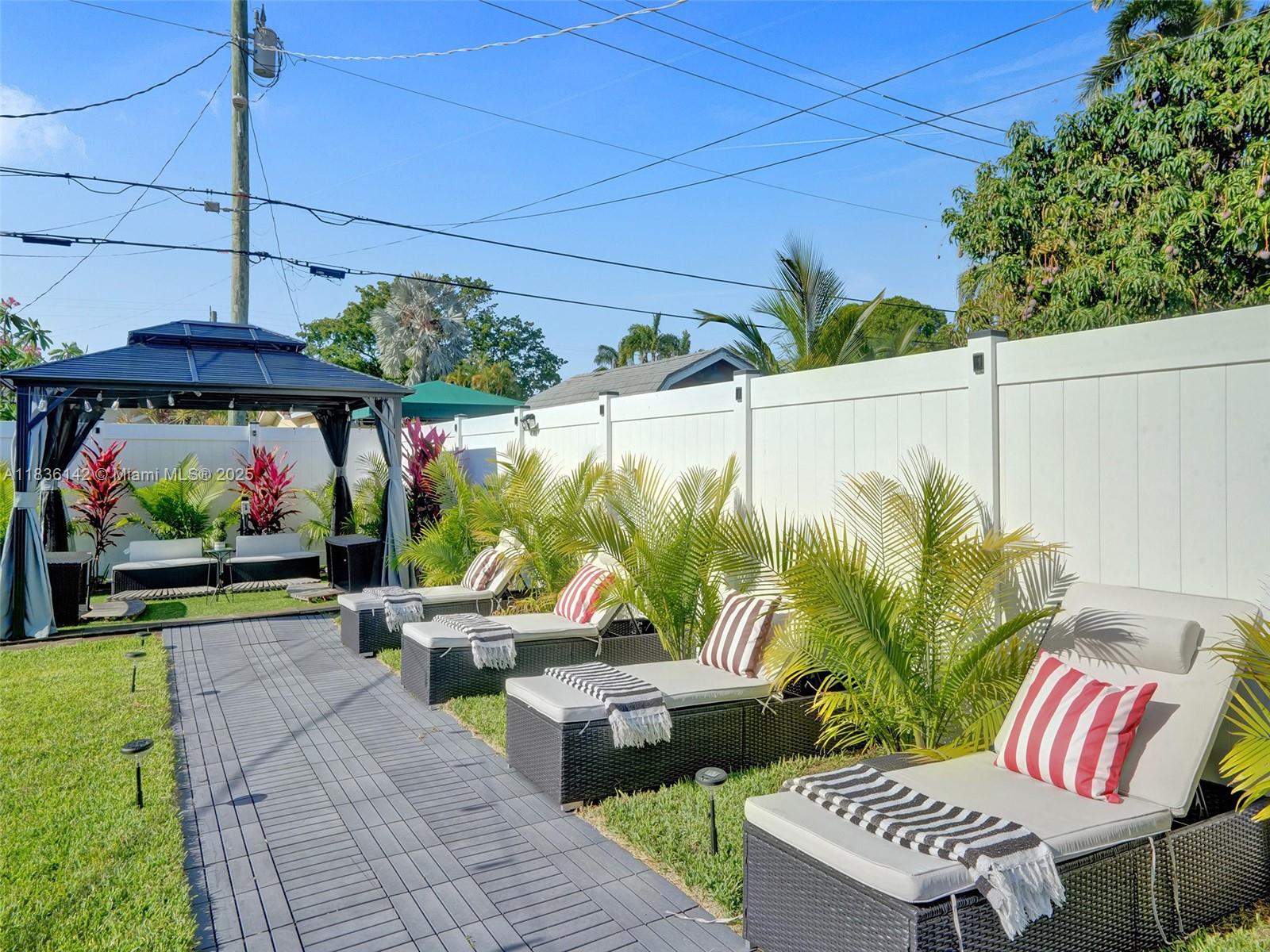 Hollywood, Florida, 33019, United States, 3 Bedrooms Bedrooms, ,2 BathroomsBathrooms,Residential,For Sale,1898660