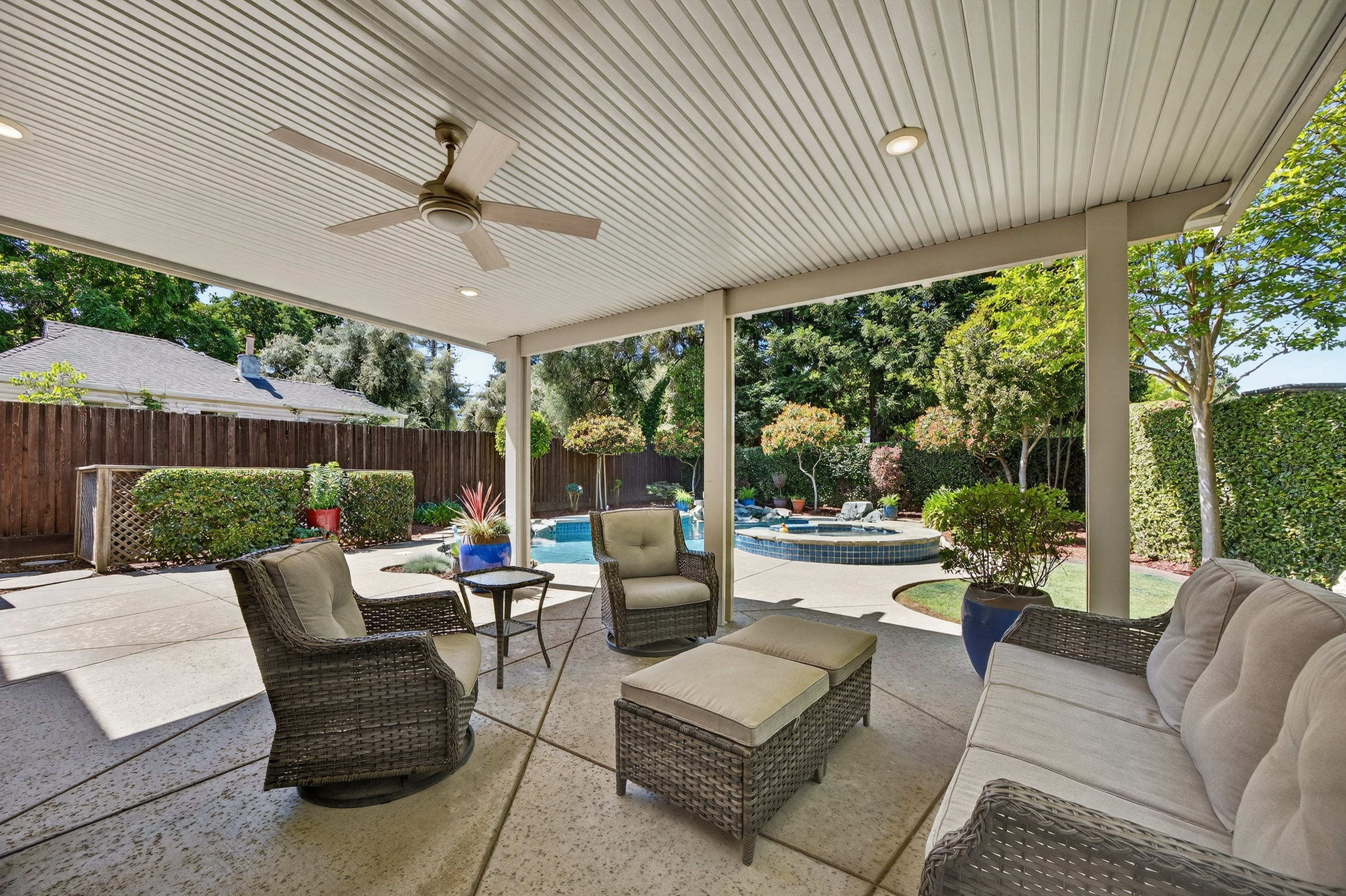  5500 Tierra Gardens Lane, Carmichael, CA 95608 - 物件實景