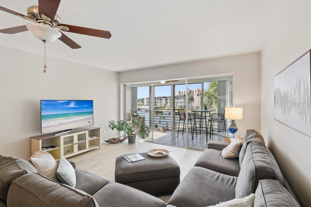 Longboat Key, Florida, 34228, United States, 2 Bedrooms Bedrooms, ,2 BathroomsBathrooms,Residential,For Sale,1991691