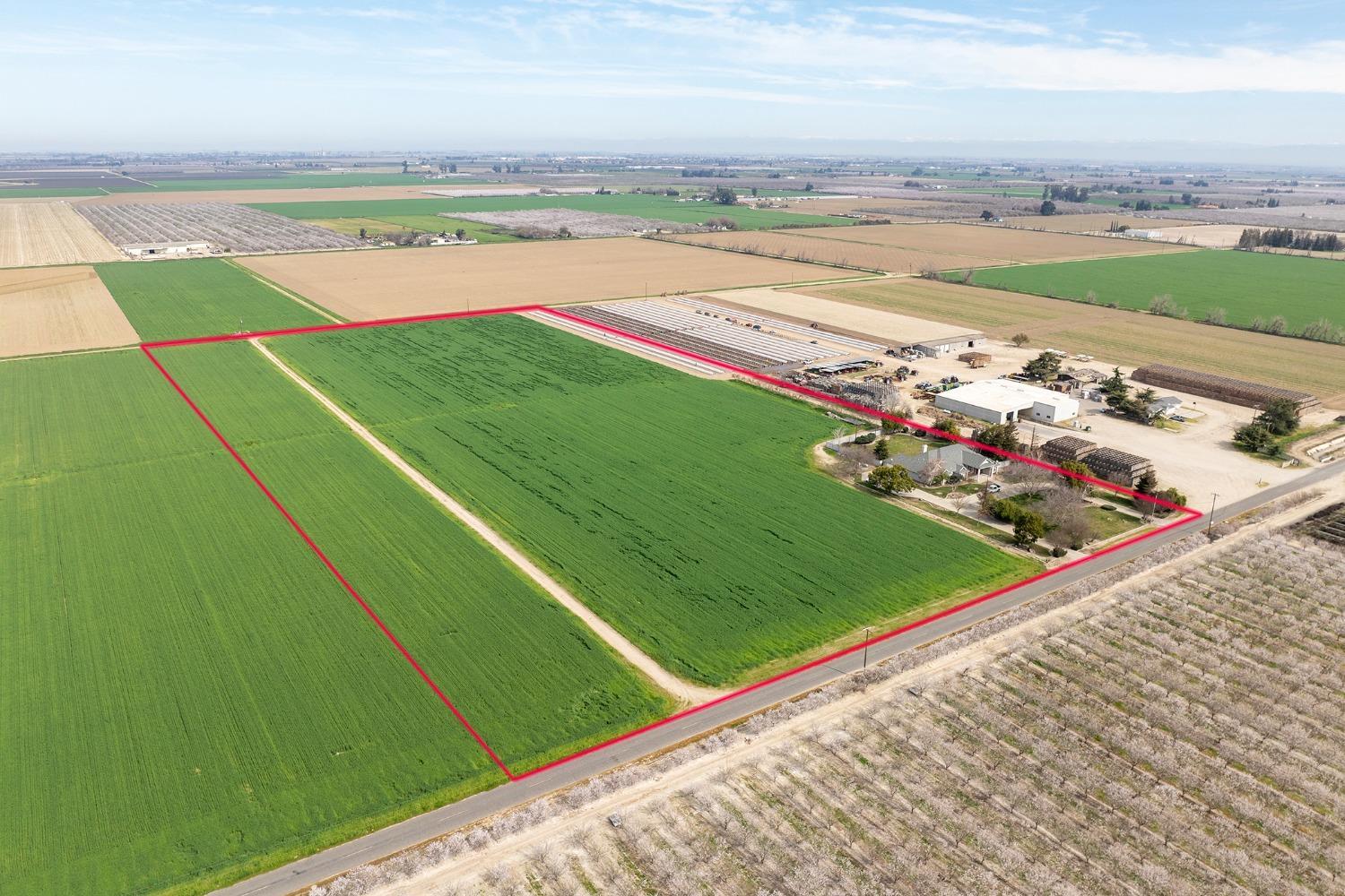 Livingston, California, 95334, United States, 5 Bedrooms Bedrooms, ,4 BathroomsBathrooms,Residential,For Sale,2005232