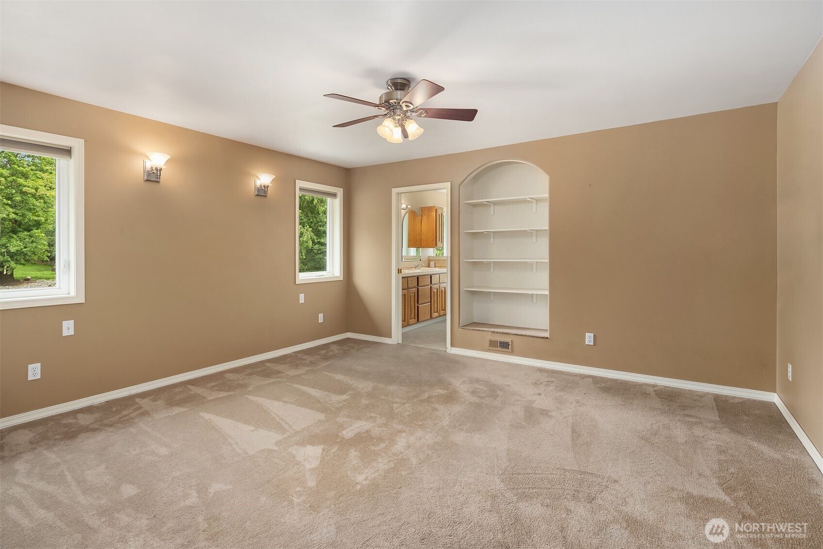 Lake Stevens, Washington, 98258, United States, 4 Bedrooms Bedrooms, ,2 BathroomsBathrooms,Residential,For Sale,1901328