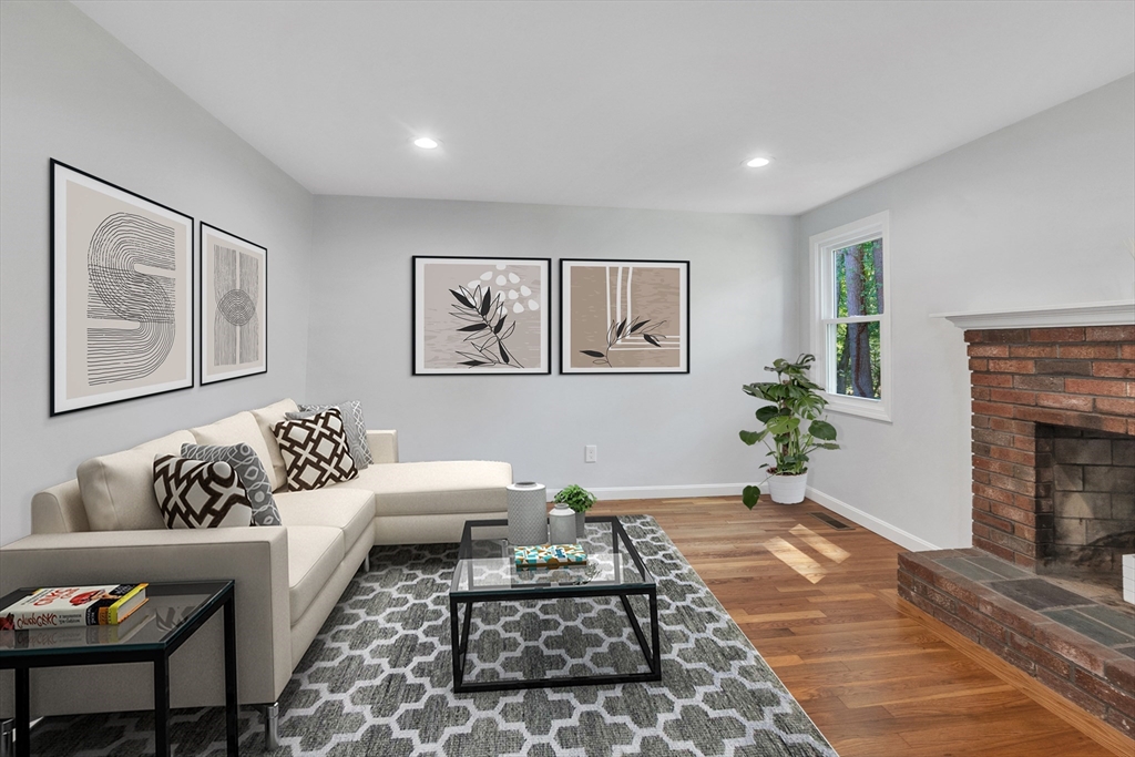 North Attleboro, Massachusetts, 02760, United States, 3 Bedrooms Bedrooms, ,Residential,For Sale,1872136