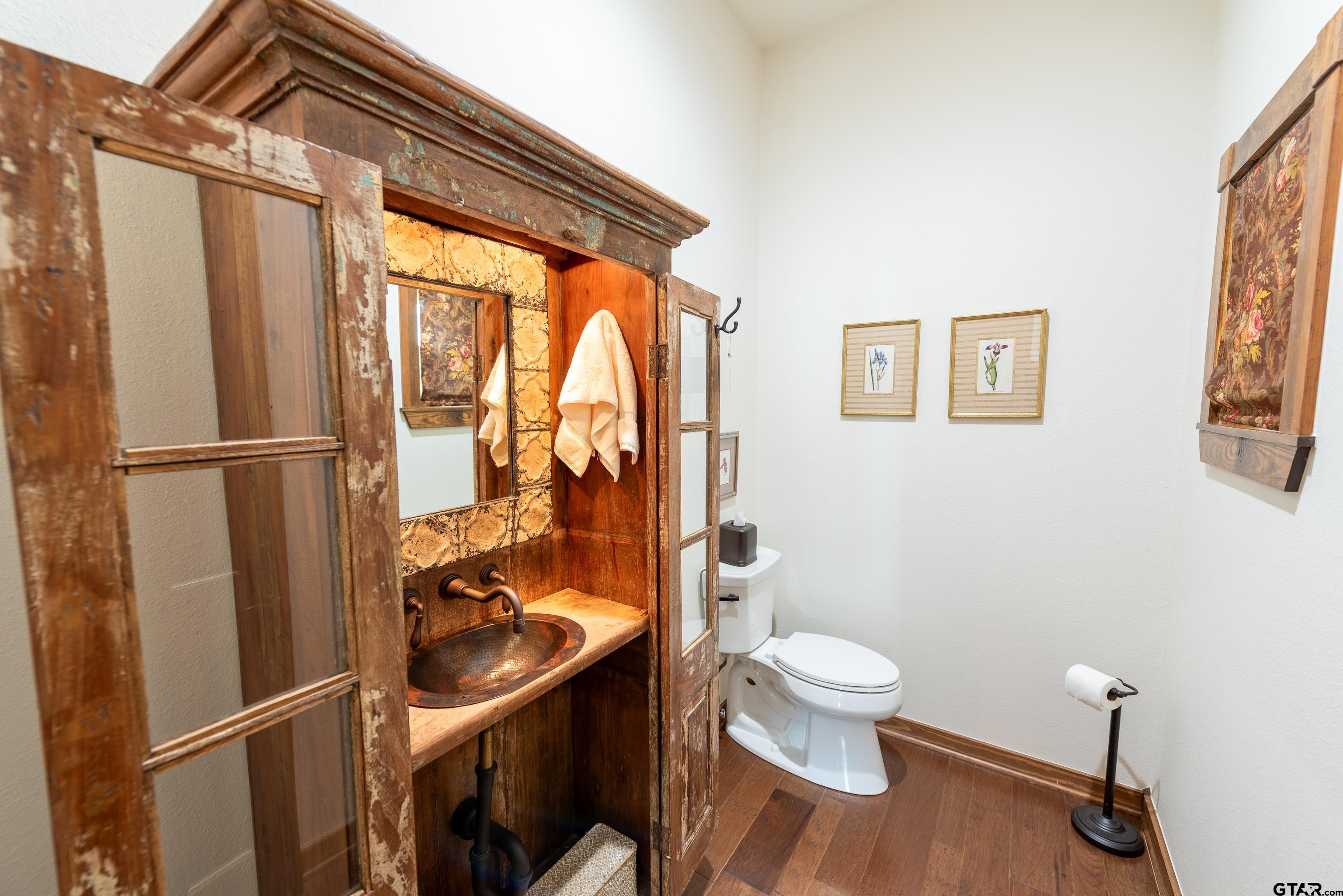 Scroggins, Texas, 75480, United States, 4 Bedrooms Bedrooms, ,5 BathroomsBathrooms,Residential,For Sale,1981840