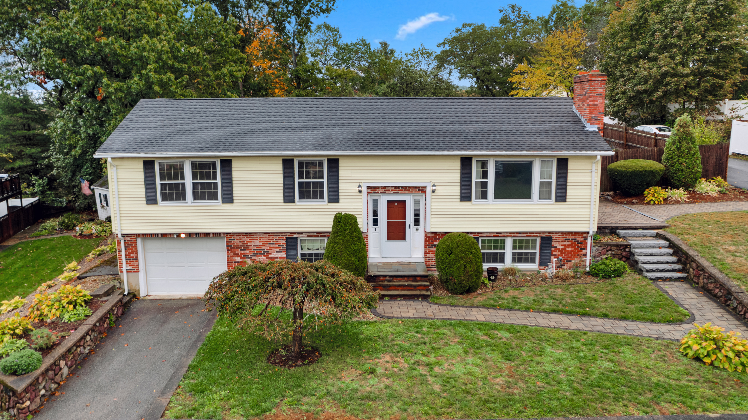 Wakefield, Massachusetts, 01880, United States, 4 Bedrooms Bedrooms, ,3 BathroomsBathrooms,Residential,For Sale,1978637