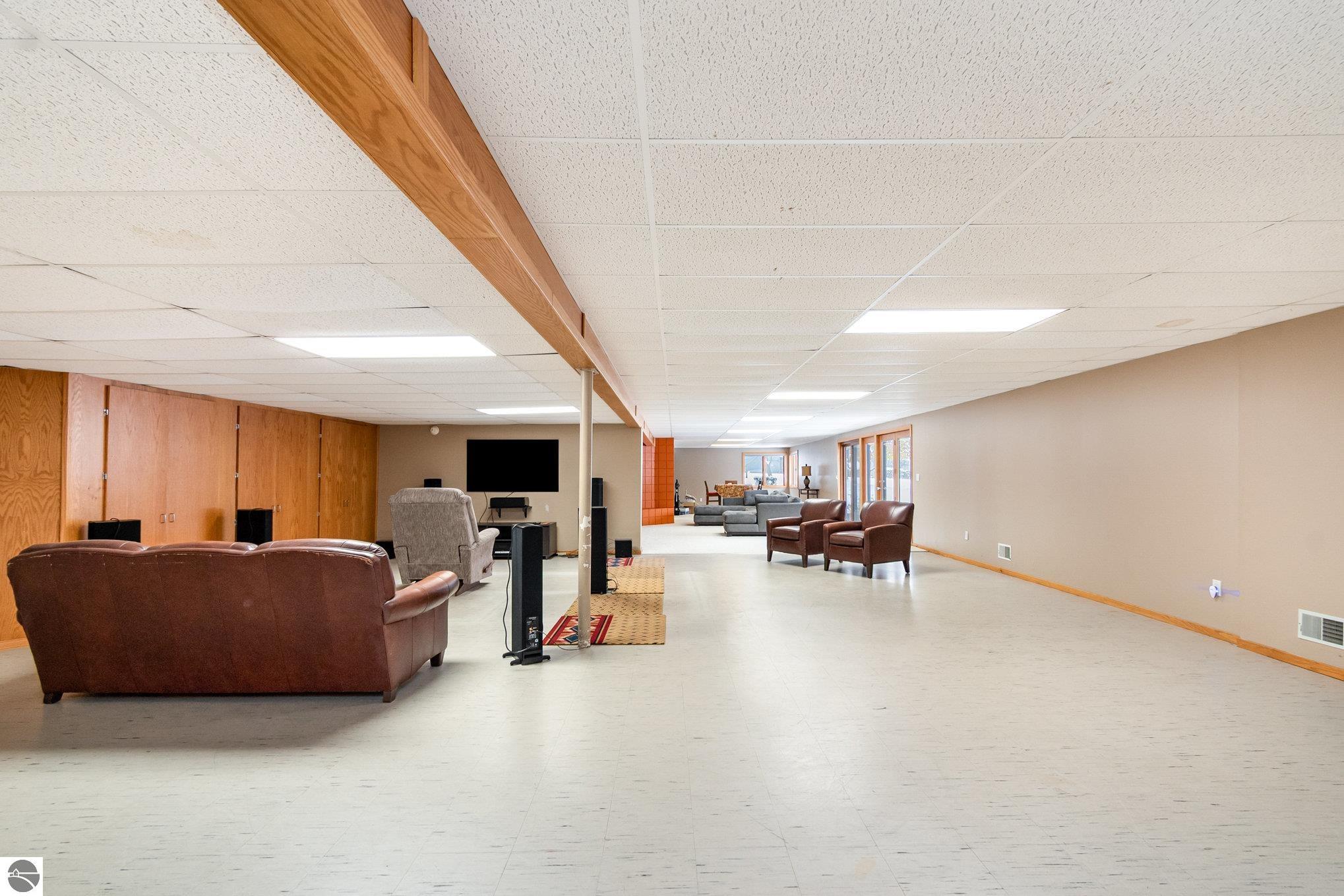 Alma, Michigan, 48801, United States, 5 Bedrooms Bedrooms, ,4 BathroomsBathrooms,Residential,For Sale,2000371