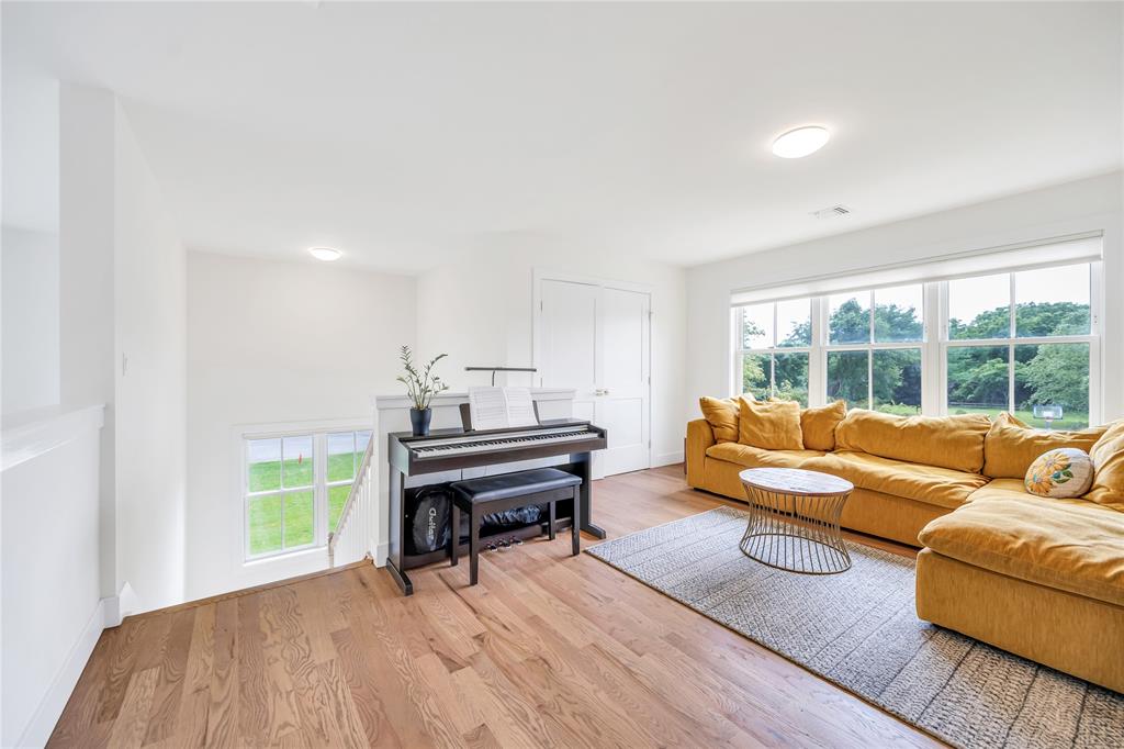 East Moriches, New York, 11940, United States, 4 Bedrooms Bedrooms, ,3 BathroomsBathrooms,Residential,For Sale,1901404
