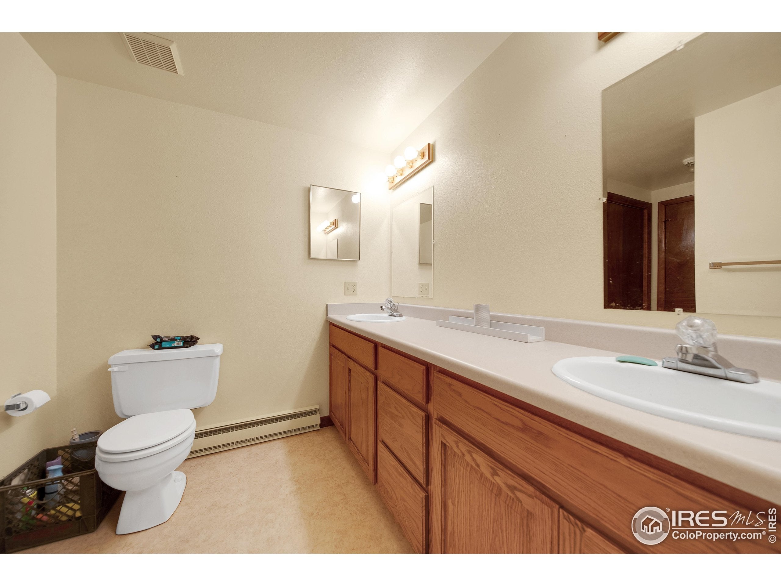 Brush, Colorado, 80723, United States, 5 Bedrooms Bedrooms, ,2 BathroomsBathrooms,Residential,For Sale,1915301
