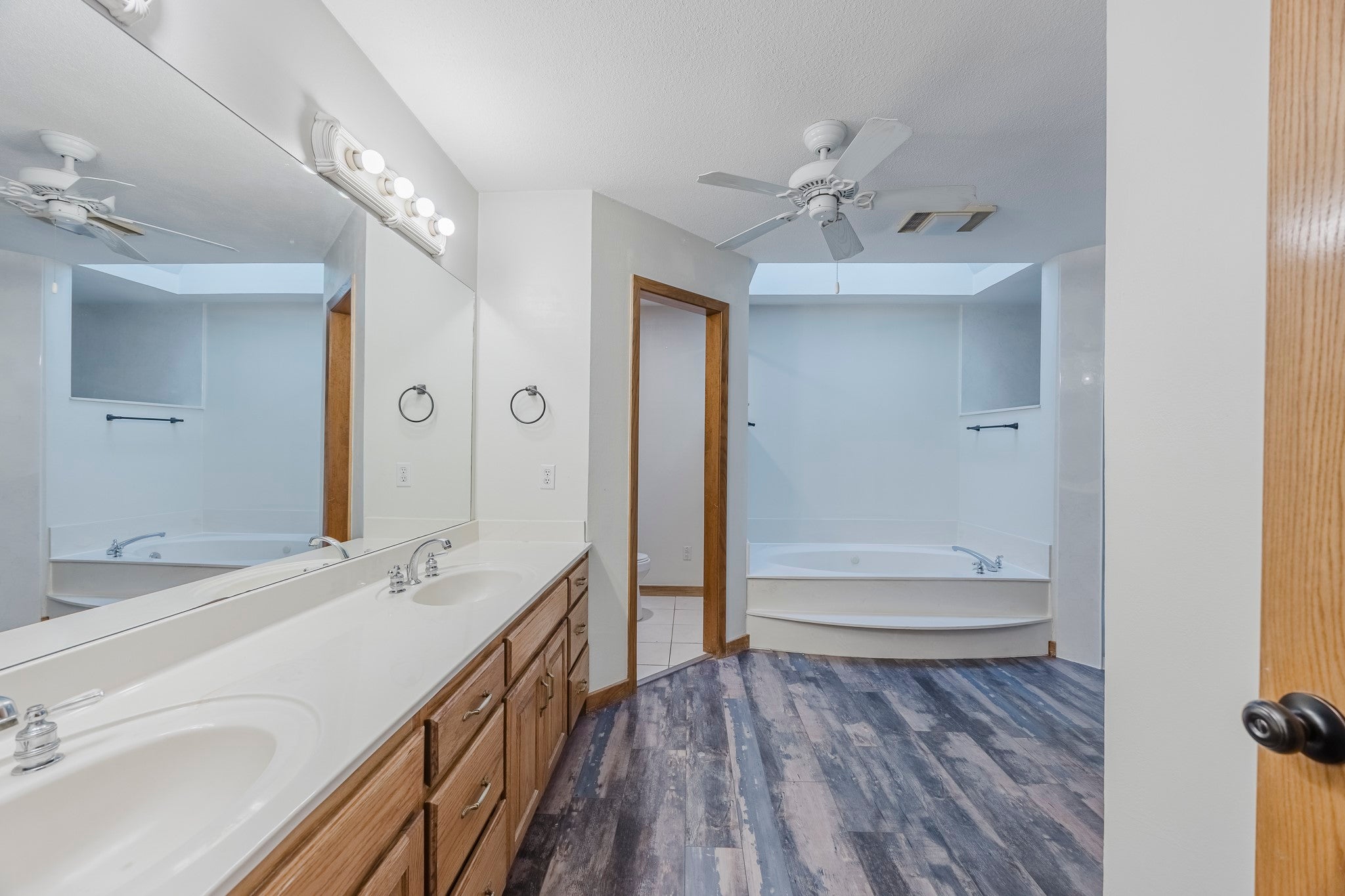 Fort Worth, Texas, 76179, United States, 4 Bedrooms Bedrooms, ,3 BathroomsBathrooms,Residential,For Sale,1981594